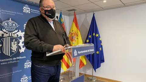Hablamos con el edil de Educación, Ramón López Cabrera de estas actuaciones y de los nuevos brotes en centros escolares Educacion