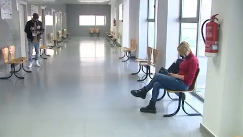 Los centros de salud vacíos tras la atención sanitaria colapsada Los centros de salud vacíos tras la atención sanitaria colapsada