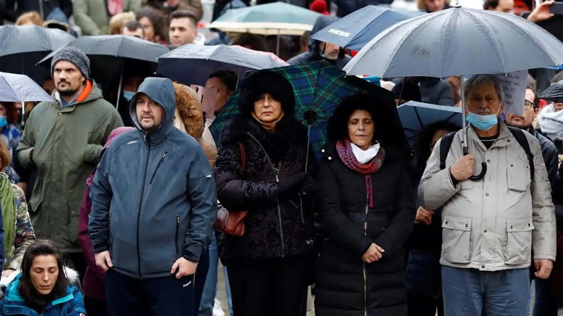 Los negacionistas de la pandemia marchan por Madrid en plena tercera ola: "Fuera dictadura"