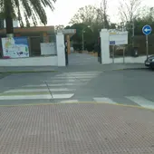 Entrada del colegio Maestro Eduardo Lobillo Entrada del colegio Maestro Eduardo Lobillo