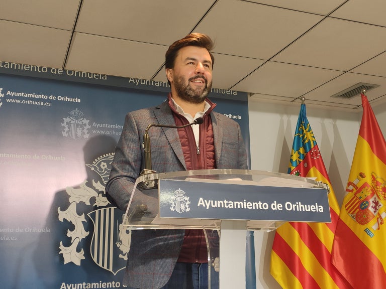 José F. Aix, Vicealcalde de Orihuela, positivo de Covid, confinado en casa con su familia tan sólo sufre síntomas leves José F. Aix, Vicealcalde de Orihuela, positivo de Covid, confinado en casa con su familia tan sólo sufre síntomas leves