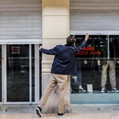 Cierre del comercio no esencial Cierre del comercio no esencial