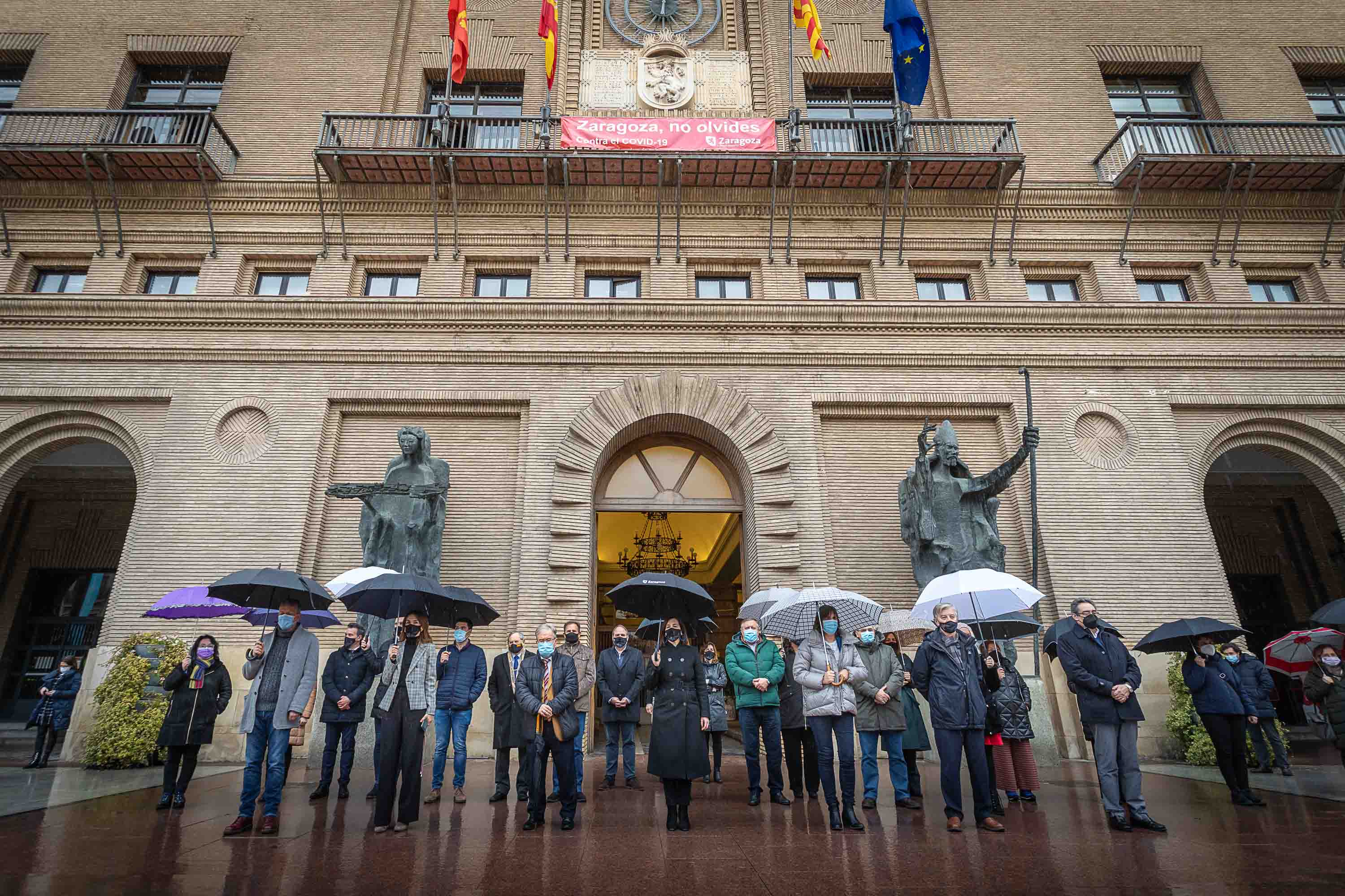 Zaragoza muestra su consternación por el asesinato de una niña de dos años en Picarral Zaragoza muestra su consternación por el asesinato de una niña de dos años en Picarral