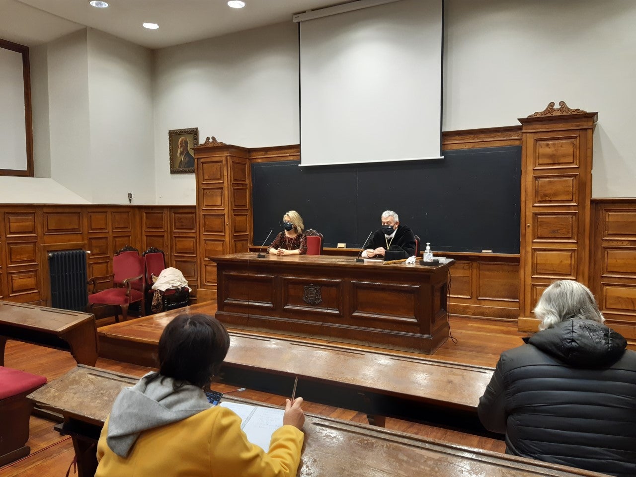El Rector de la Universidad de Oviedo defiende los exámenes presenciales frente a "interferencias" El Rector de la Universidad de Oviedo defiende los exámenes presenciales frente a "interferencias"