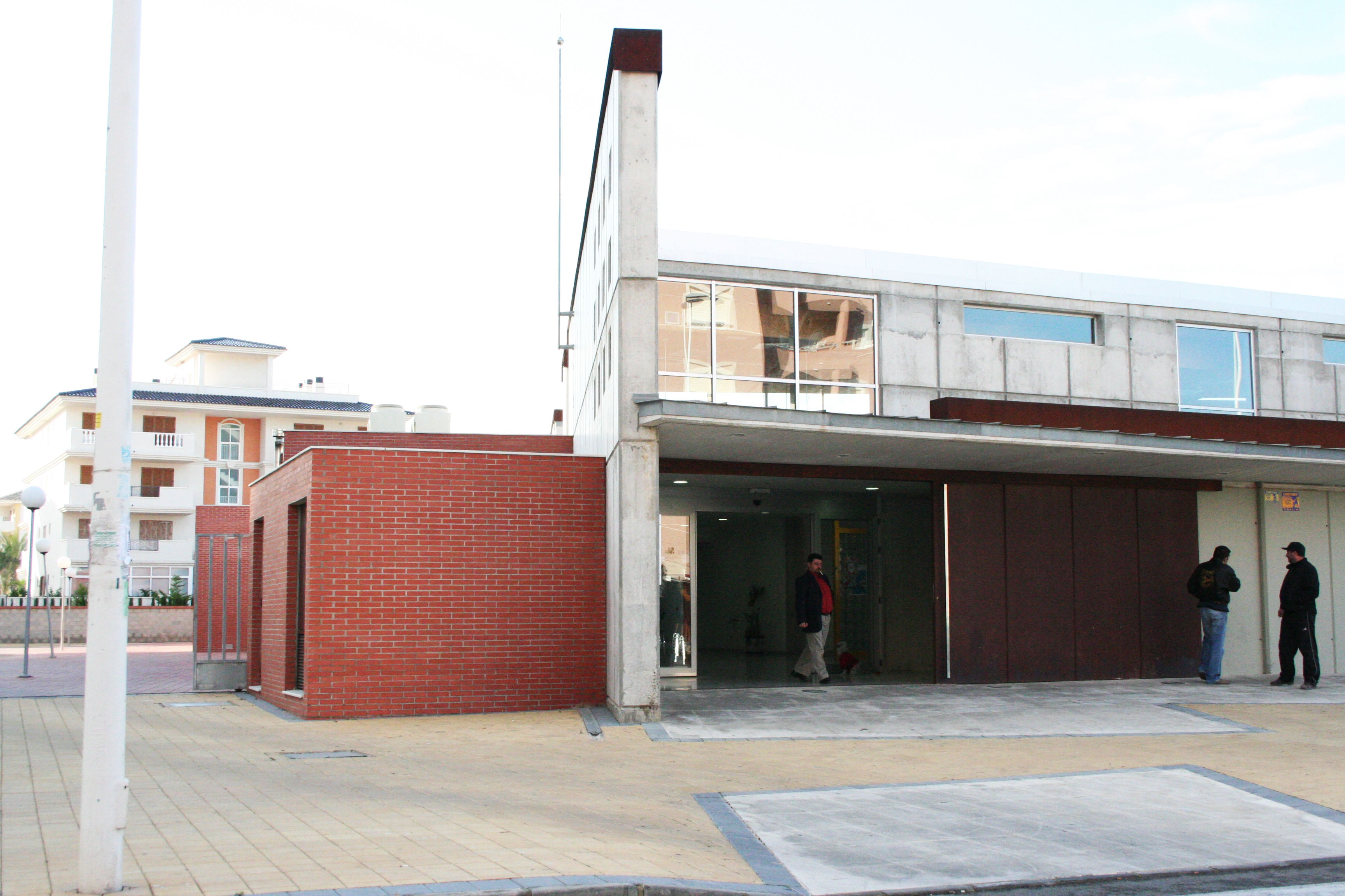 El centro de salud La Mata seguirá realizando su actividad habitual hasta las 15:00 horas, a partir de esa hora los pacientes que requieran asistencia urgente sanitara deberán acudir al Centro de Salud La Loma El centro de salud La Mata seguirá realizando su actividad habitual hasta las 15:00 horas, a partir de esa hora los pacientes que requieran asistencia urgente sanitara deberán acudir al Centro de Salud La Loma