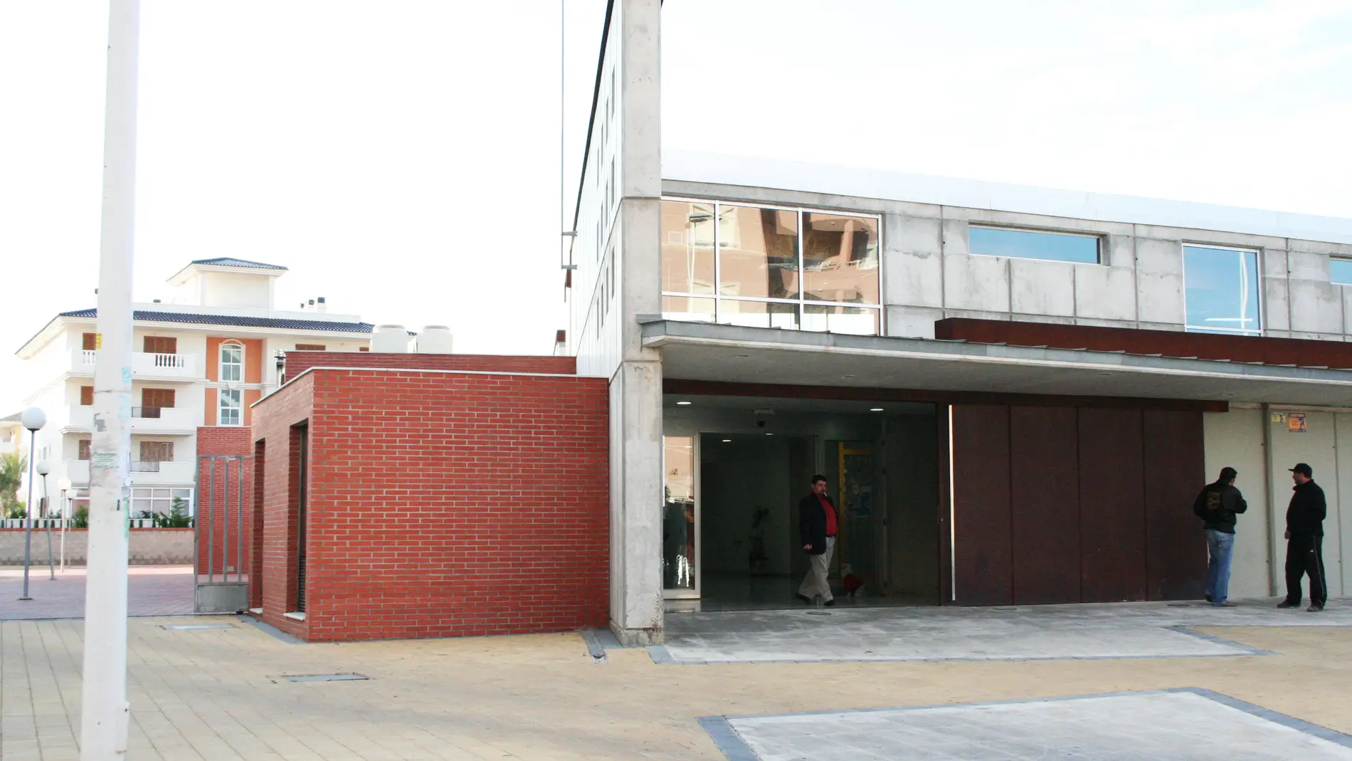 El centro de salud La Mata seguirá realizando su actividad habitual hasta las 15:00 horas, a partir de esa hora los pacientes que requieran asistencia urgente sanitara deberán acudir al Centro de Salud La Loma El centro de salud La Mata seguirá realizando su actividad habitual hasta las 15:00 horas, a partir de esa hora los pacientes que requieran asistencia urgente sanitara deberán acudir al Centro de Salud La Loma