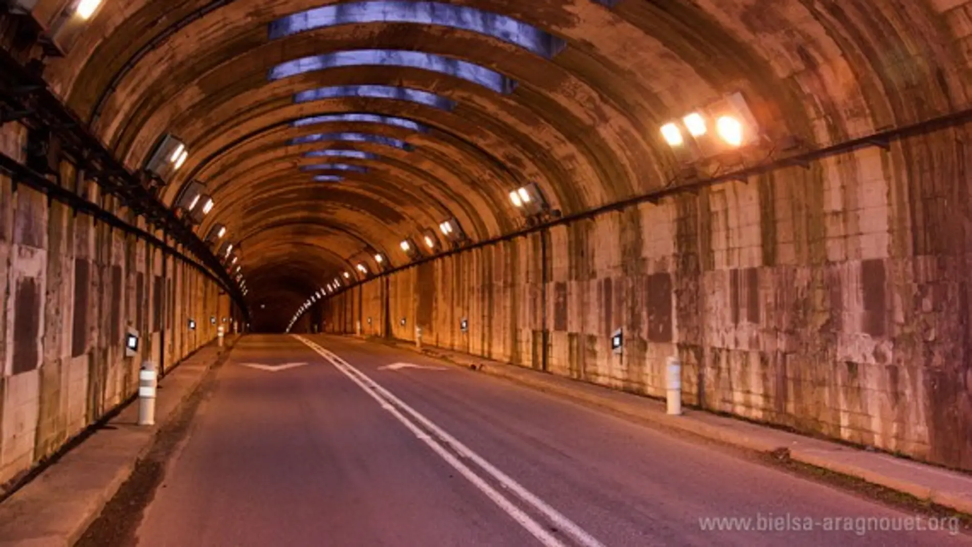 El túnel de Bielsa seguirá cerrado por las noches, al menos, hasta marzo