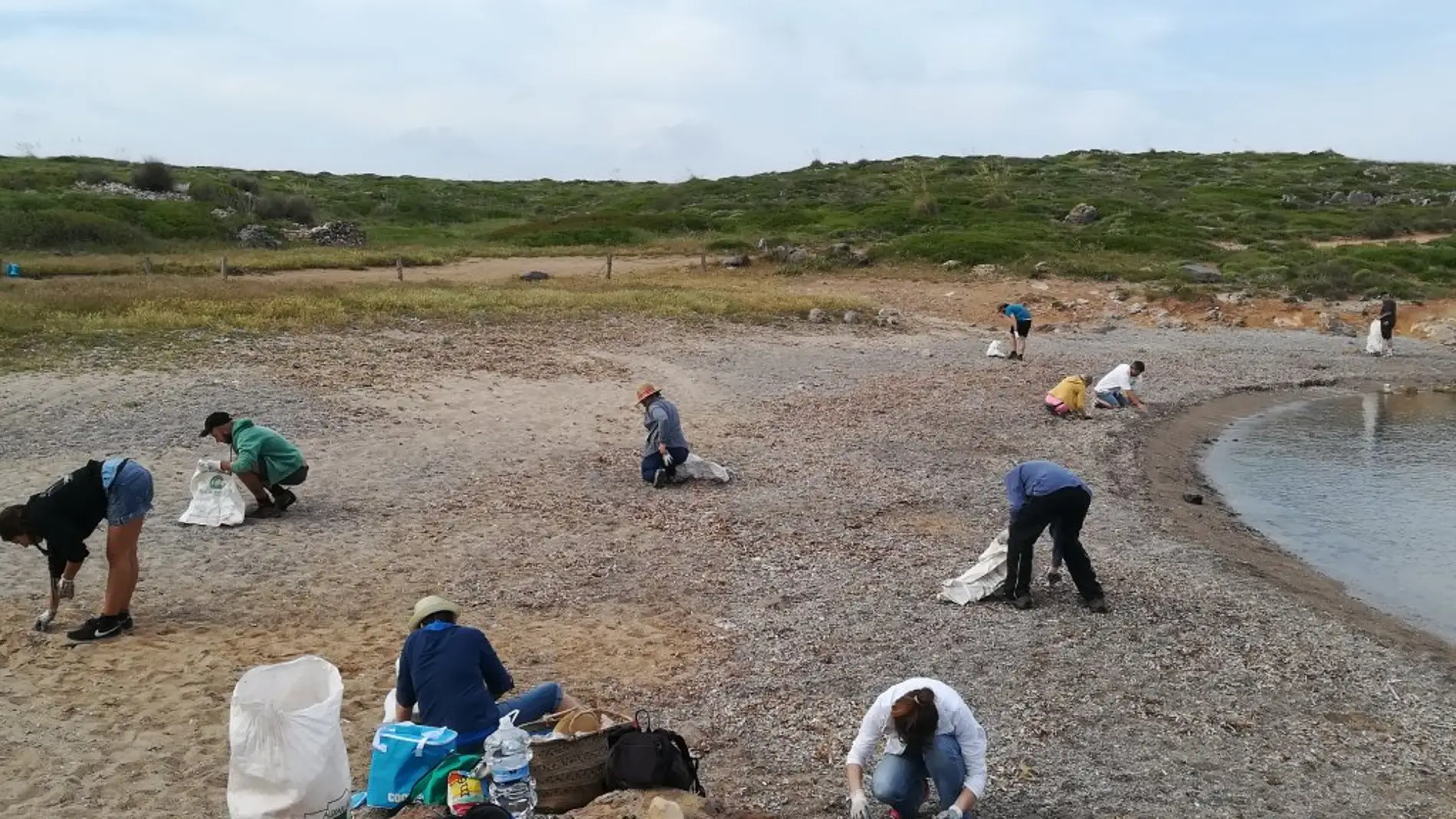Alumnos de Menorca contribuirán al análisis de los micro plásticos en Baleares