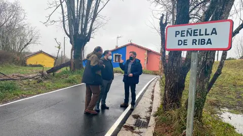 La Consejería de Medio Rural invierte más de 150.000 euros en dos pistas rurales de Colunga, Cabranes y Piloña La Consejería de Medio Rural invierte más de 150.000 euros en dos pistas rurales de Colunga, Cabranes y Piloña