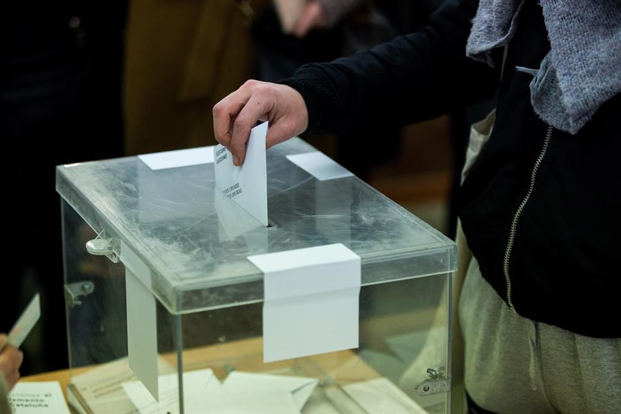 Persona física y un señor de Murcia: El cierre de la campaña electoral catalana Persona física y un señor de Murcia: El cierre de la campaña electoral catalana