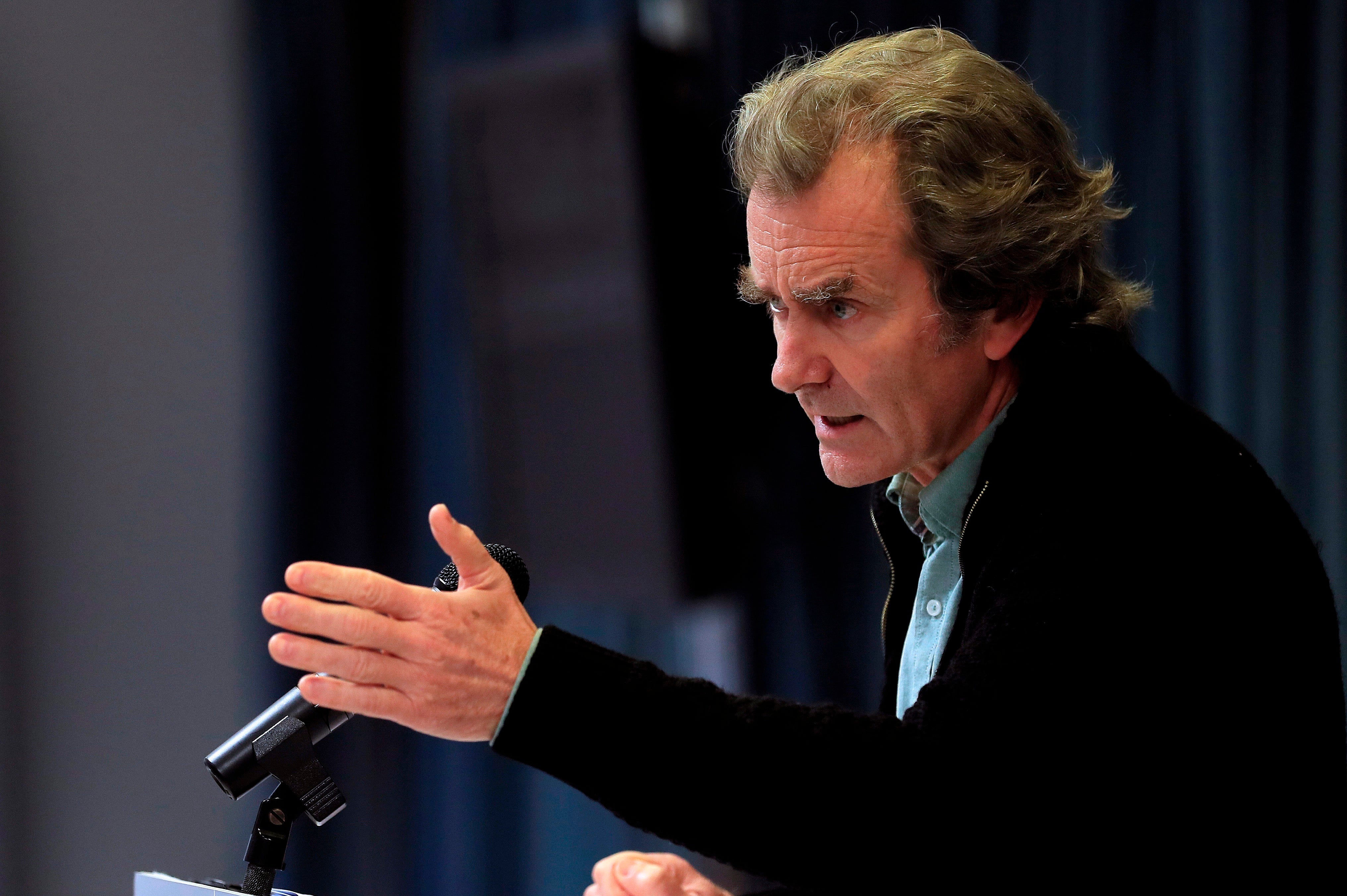 La opinión de Fernando Simón sobre la polémica boda en el casino de Madrid La opinión de Fernando Simón sobre la polémica boda en el casino de Madrid