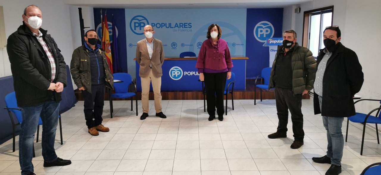 El PP de Palencia y las Organizaciones Profesionales Agrarias contra la prohibición de la caza del lobo El PP de Palencia y las Organizaciones Profesionales Agrarias contra la prohibición de la caza del lobo