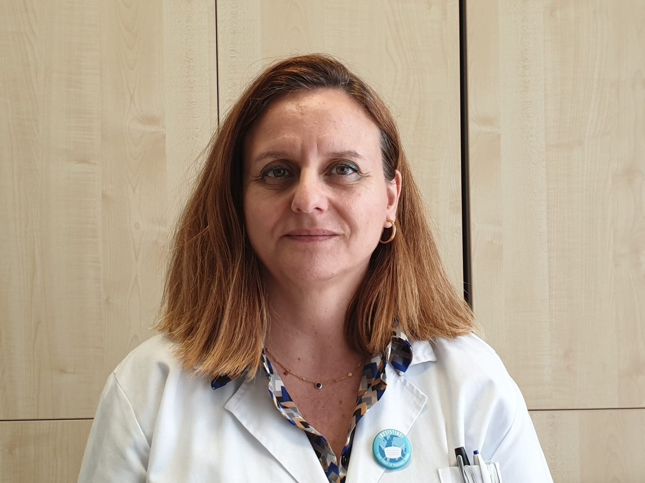 Expertos sanitarios creen que es necesario mantener las restricciones aunque mejore la situación Expertos sanitarios creen que es necesario mantener las restricciones aunque mejore la situación