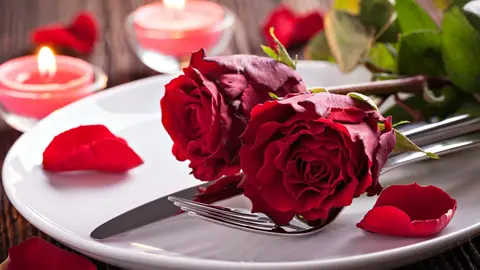 Tony Pérez nos ayuda a organizar una cena romántica con la Hostelería cerrada cena
