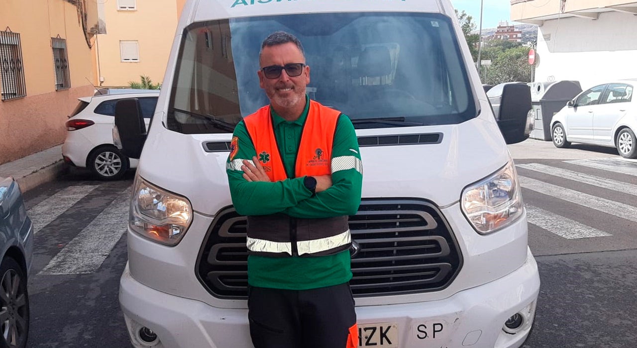 Quiénes somos: Antonio Luis, conductor de ambulancia, nos cuenta que ya ha sido vacunado Quiénes somos: Antonio Luis, conductor de ambulancia, nos cuenta que ya ha sido vacunado