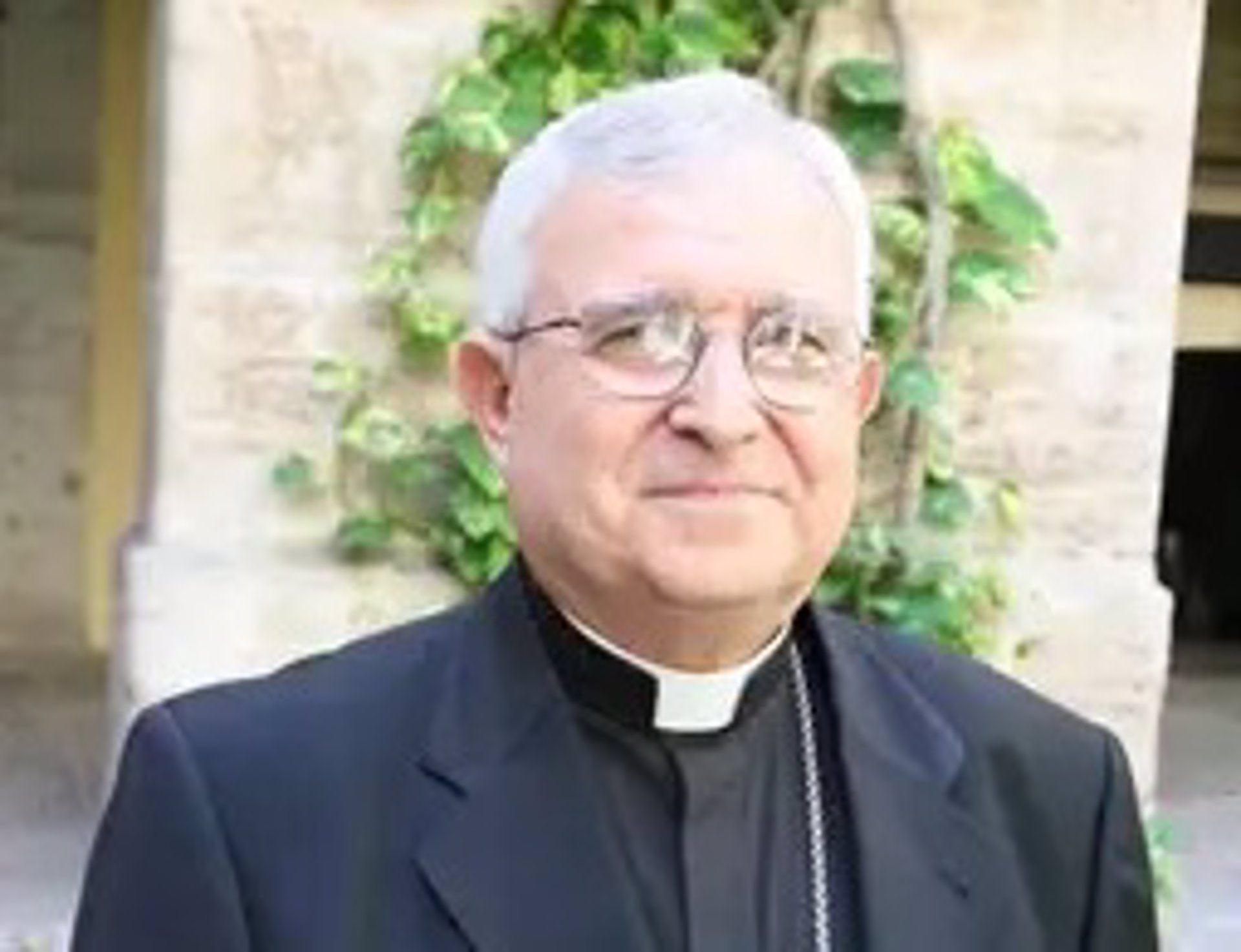 El obispo de Orihuela-Alicante niega trato de favor al vacunarse contra la Covid y renuncia a la segunda dosis El obispo de Orihuela-Alicante niega trato de favor al vacunarse contra la Covid y renuncia a la segunda dosis