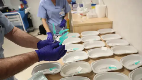 laSexta Noticias 14:00 (10-02-21) Los contagiados por coronavirus se vacunarán seis meses después de su diagnóstico laSexta Noticias 14:00 (10-02-21) Los contagiados por coronavirus se vacunarán seis meses después de su diagnóstico