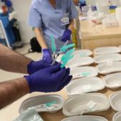 laSexta Noticias 14:00 (10-02-21) Los contagiados por coronavirus se vacunarán seis meses después de su diagnóstico