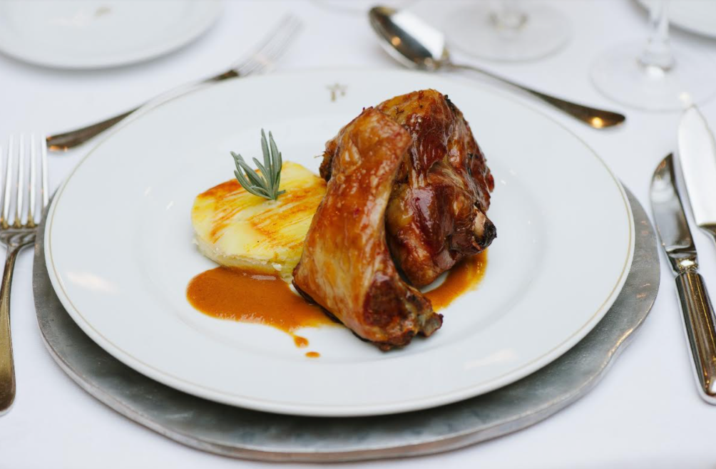 Paradores introduce los lechazos de Picos de Europa premiados por la UE en la alta restauración Paradores introduce los lechazos de Picos de Europa premiados por la UE en la alta restauración
