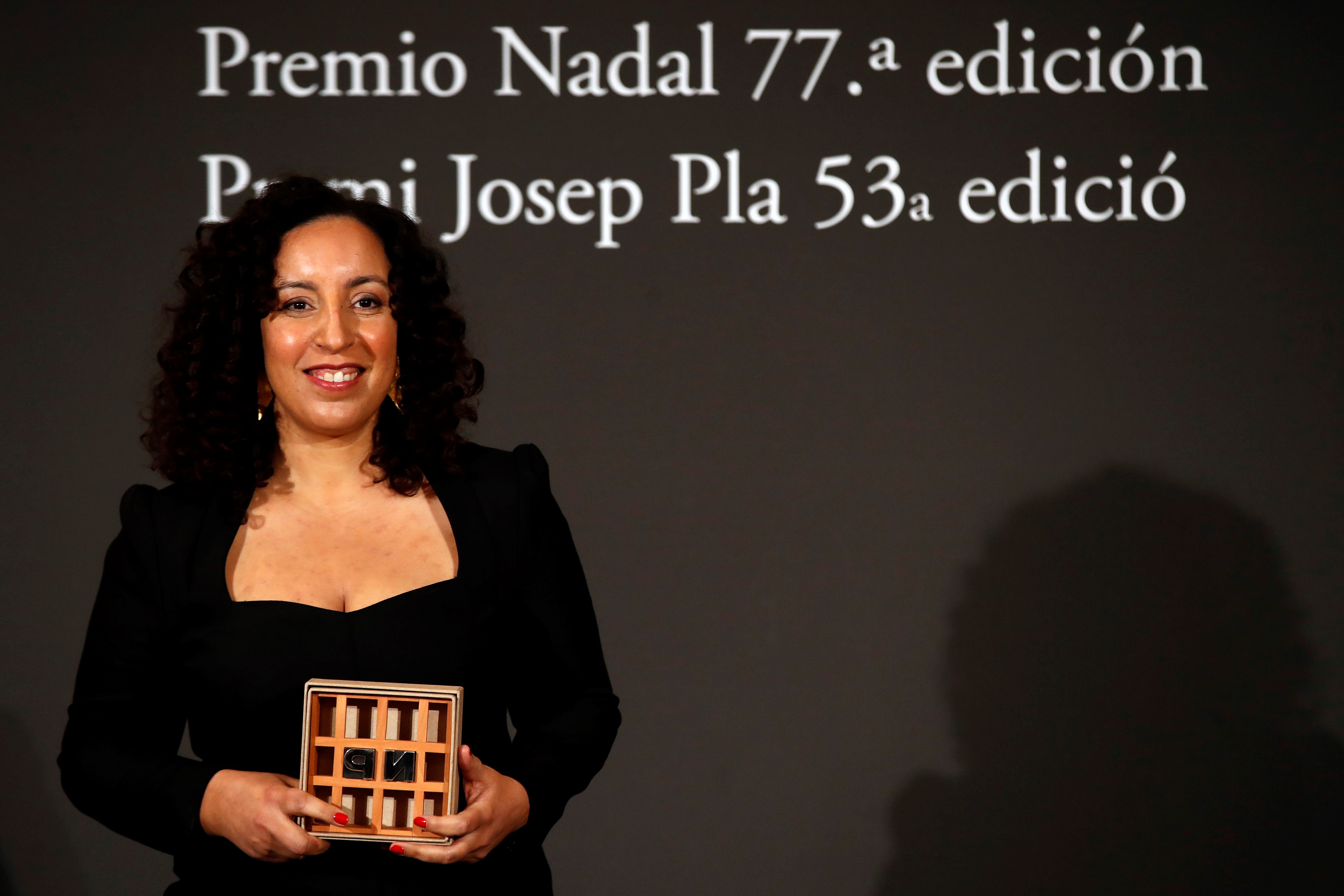 Najat El Hachmi: "Ser mujer supone que construyan sobre ti un entramado de normas" Najat El Hachmi: "Ser mujer supone que construyan sobre ti un entramado de normas"