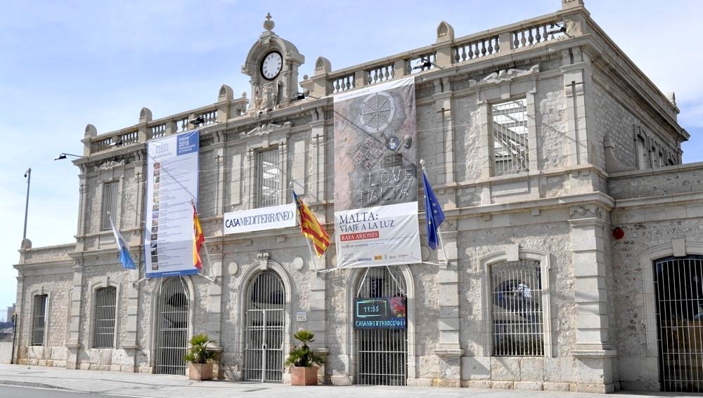Gisbert ofrece a ADIF las vías interiores del puerto siempre que el ente ferroviario asuma la seguridad de la circulación Gisbert ofrece a ADIF las vías interiores del puerto siempre que el ente ferroviario asuma la seguridad de la circulación