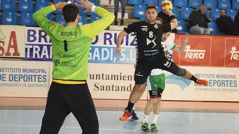 Álex Barco, jugador del Sinfín Álex Barco, jugador del Sinfín. Liga Asobal