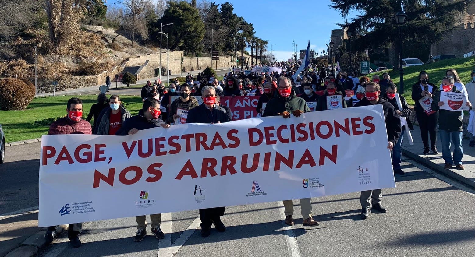 Hosteleros conquenses participan en la manifestación de Toledo Hosteleros conquenses participan en la manifestación de Toledo