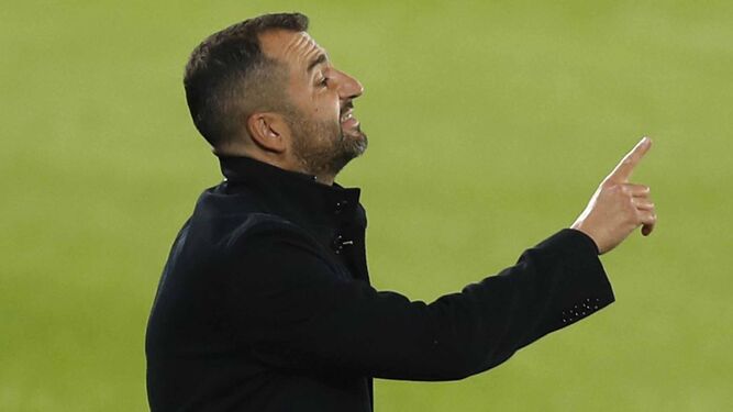 El Granada CF, su propiedad, no tiene fecha para volver a entablar conversaciones con Diego Martínez, en un intento de lograr su renovación. Onda Deportiva Granada 10/02/2021 El Granada CF, su propiedad, no tiene fecha para volver a entablar conversaciones con Diego Martínez, en un intento de lograr su renovación. Onda Deportiva Granada 10/02/2021