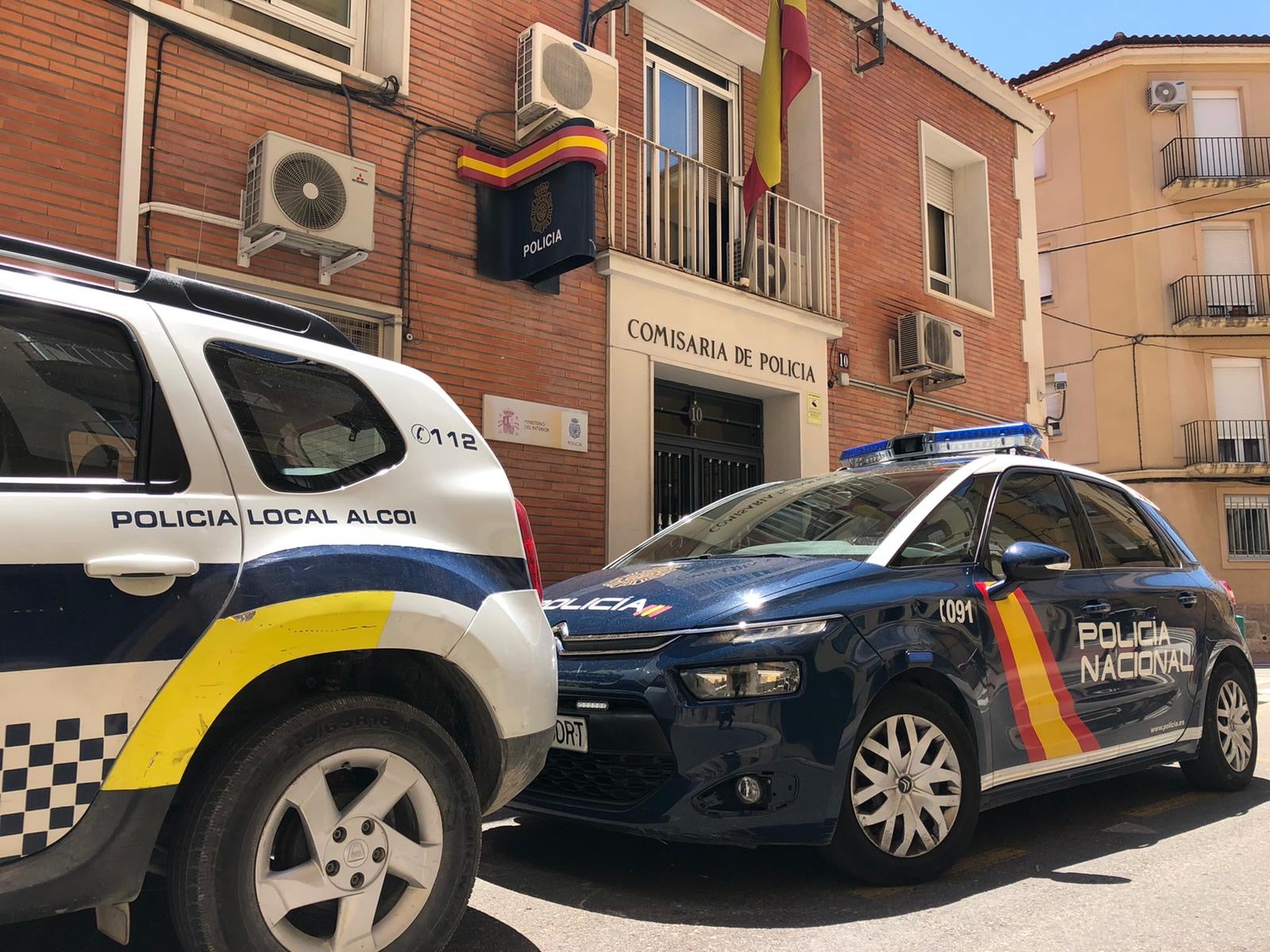 Prisión para los padres de una bebé de tres meses que ingresó en el hospital con varias fracturas de huesos Prisión para los padres de una bebé de tres meses que ingresó en el hospital con varias fracturas de huesos