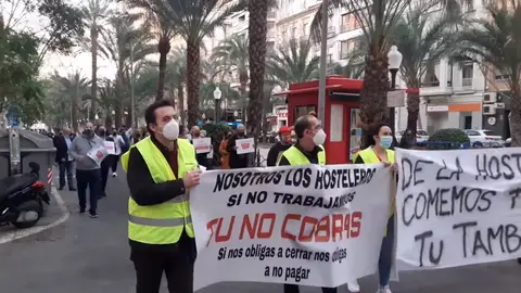 Hosteleros de Elda en una movilización. Hosteleros de Elda en una movilización.