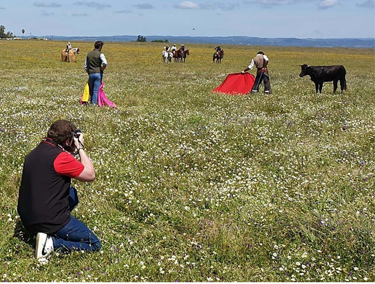 José Joaquín Diago, fotógrafo: "Me impresiona la humildad que tienen los ganaderos de Miura, en los triunfos y en las decepciones" José Joaquín Diago, fotógrafo: "Me impresiona la humildad que tienen los ganaderos de Miura, en los triunfos y en las decepciones"