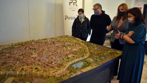 Maqueta de Ciudad Real cedida al Ayuntamiento Maqueta de Ciudad Real cedida al Ayuntamiento