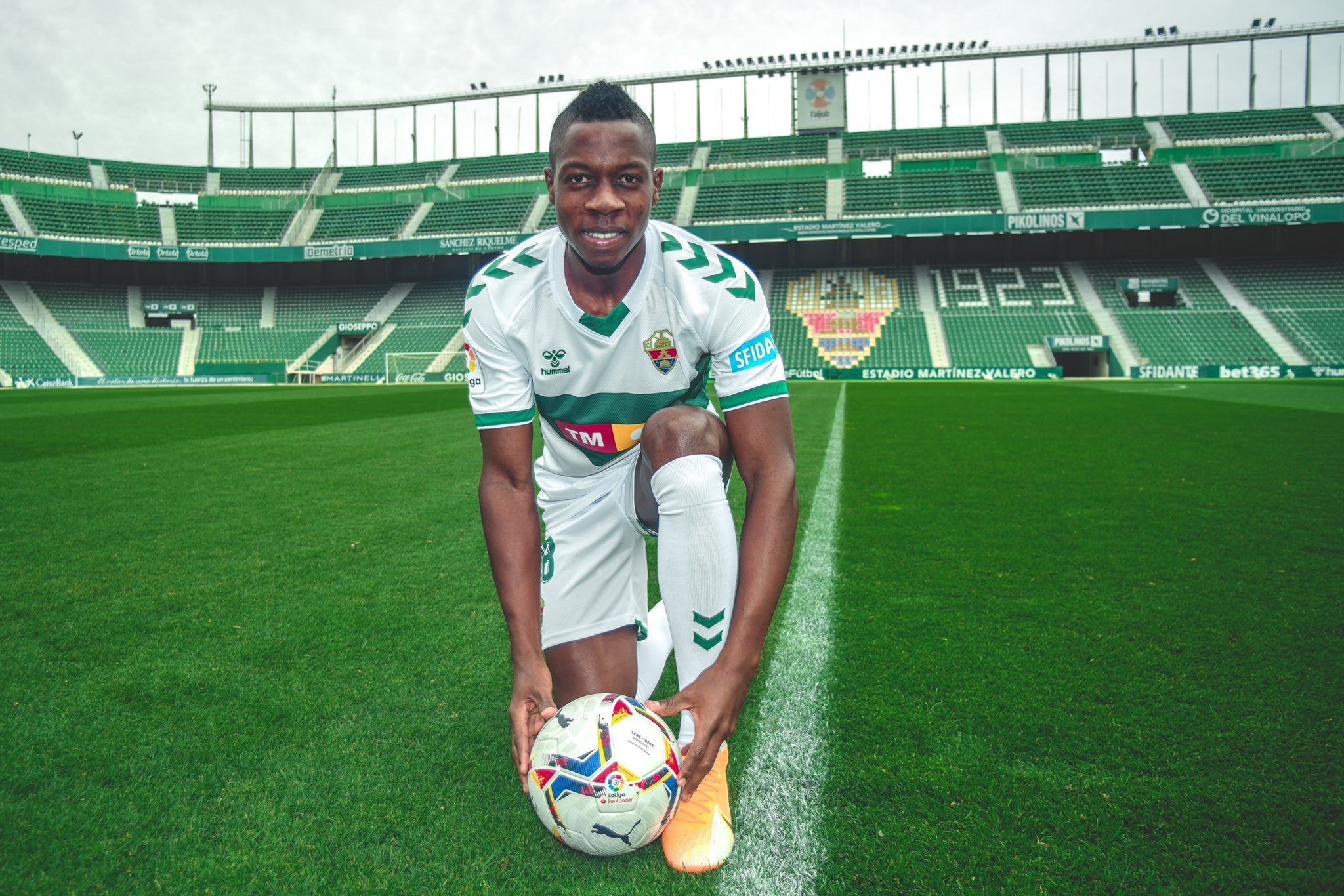 Palacios debuta en la lista mientras que Nino y Fidel deberán esperar una semana más Palacios debuta en la lista mientras que Nino y Fidel deberán esperar una semana más