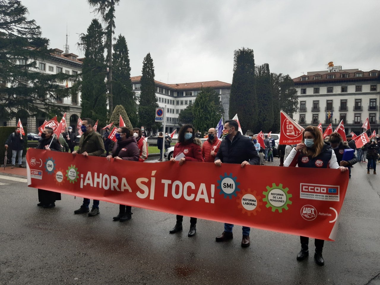 CCOO y UGT exigen al Gobierno de Sánchez que cumpla sus compromisos electorales CCOO y UGT exigen al Gobierno de Sánchez que cumpla sus compromisos electorales