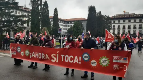 CCOO y UGT exigen al Gobierno de Sánchez que cumpla sus compromisos electorales CCOO y UGT exigen al Gobierno de Sánchez que cumpla sus compromisos electorales