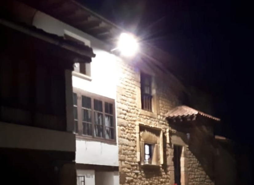 El Ayuntamiento de Parres ultima las obras de renovación del alumbrado público de Llames El Ayuntamiento de Parres ultima las obras de renovación del alumbrado público de Llames