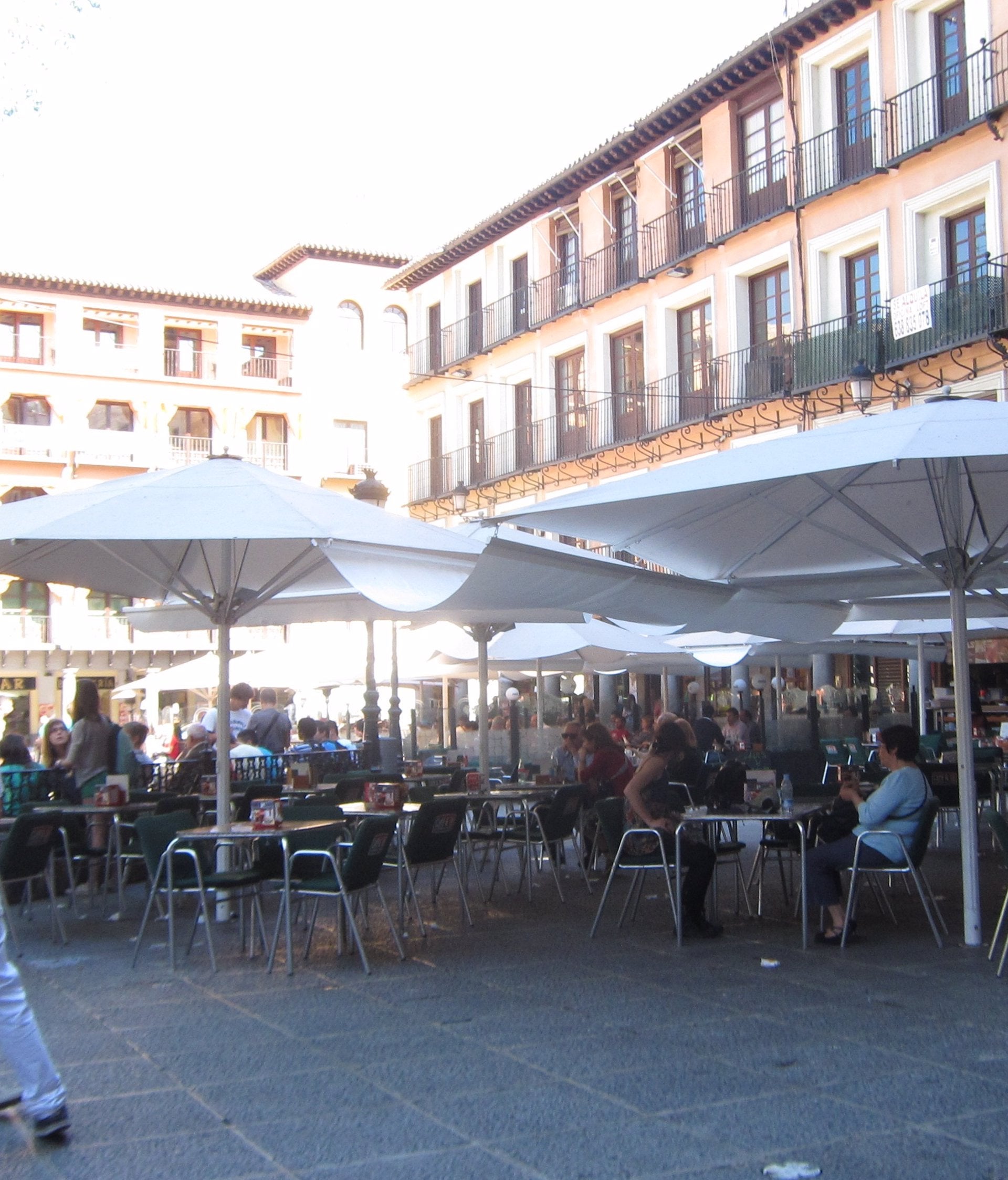 Hosteleros de C-LM, satisfechos con la relajación de medidas, esperan que sigan suavizándose en 10 días: "Ahora a trabajar" Hosteleros de C-LM, satisfechos con la relajación de medidas, esperan que sigan suavizándose en 10 días: "Ahora a trabajar"