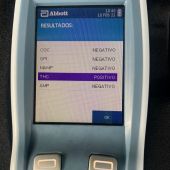 La policía local sanciona a dos repartidores que dieron positivo por drogas.