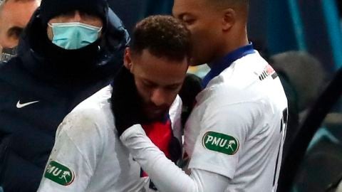 Neymar, tras confirmarse su nueva lesi&oacute;n: "No s&eacute; cu&aacute;nto tiempo podr&eacute; aguantar, solo quiero ser feliz jugando al f&uacute;tbol, nada m&aacute;s"