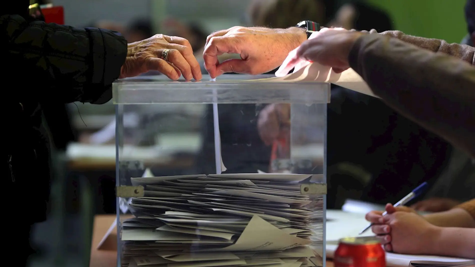 proporcionar Humorístico Respecto a Elecciones Madrid: ¿Pueden votar los extranjeros en las elecciones  autonómicas? | Onda Cero Radio