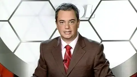 Juan Miguel Hernández, en su programa Directo a Gol, de Televisión Murciana Juan Miguel Hernández, en su programa Directo a Gol, de Televisión Murciana