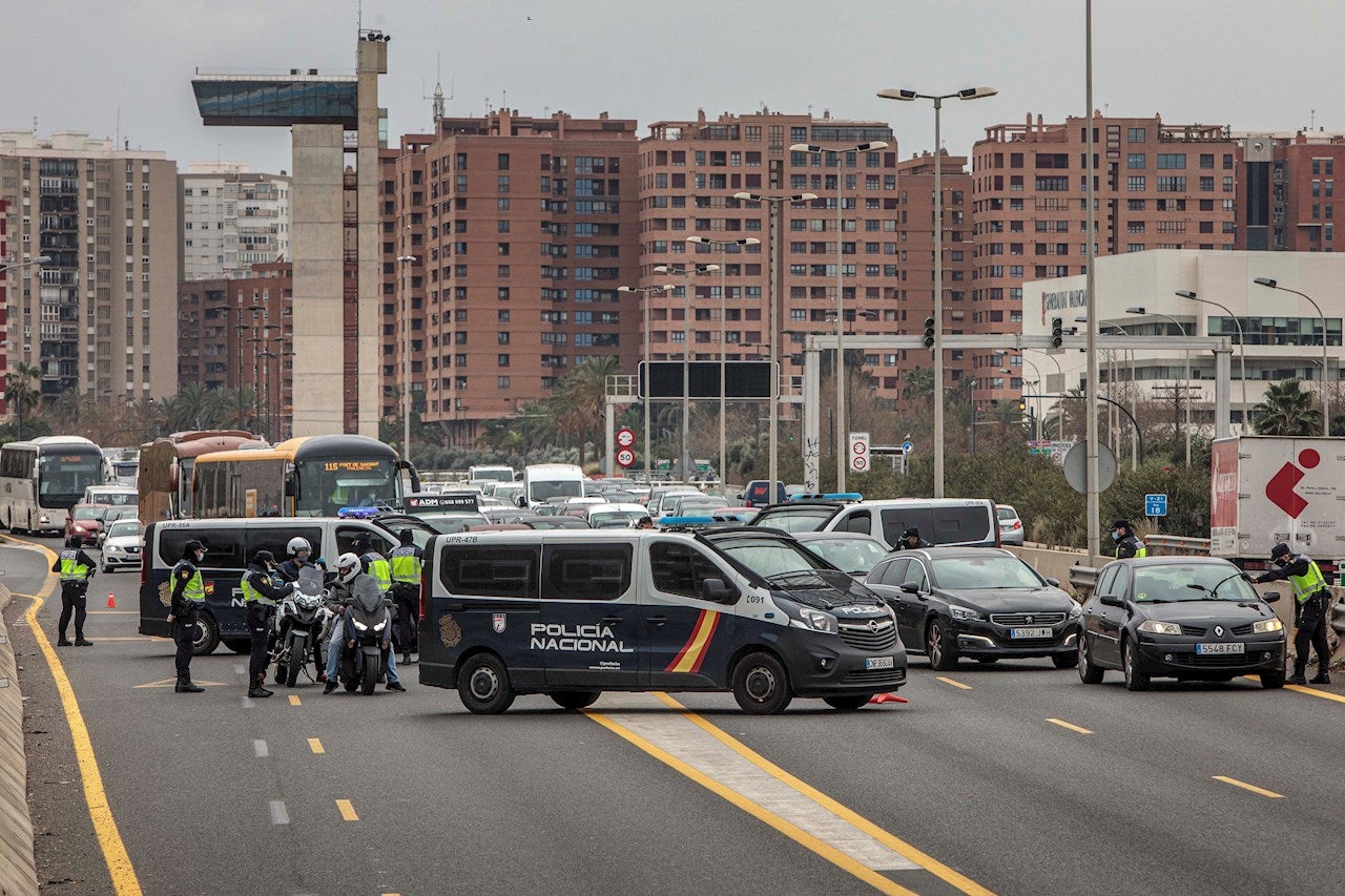 Nuevas medidas, confinamiento en Madrid, restricciones en País Vasco, Cataluña, Andalucía, Valencia y últimas noticias del coronavirus en España hoy Nuevas medidas, confinamiento en Madrid, restricciones en País Vasco, Cataluña, Andalucía, Valencia y últimas noticias del coronavirus en España hoy
