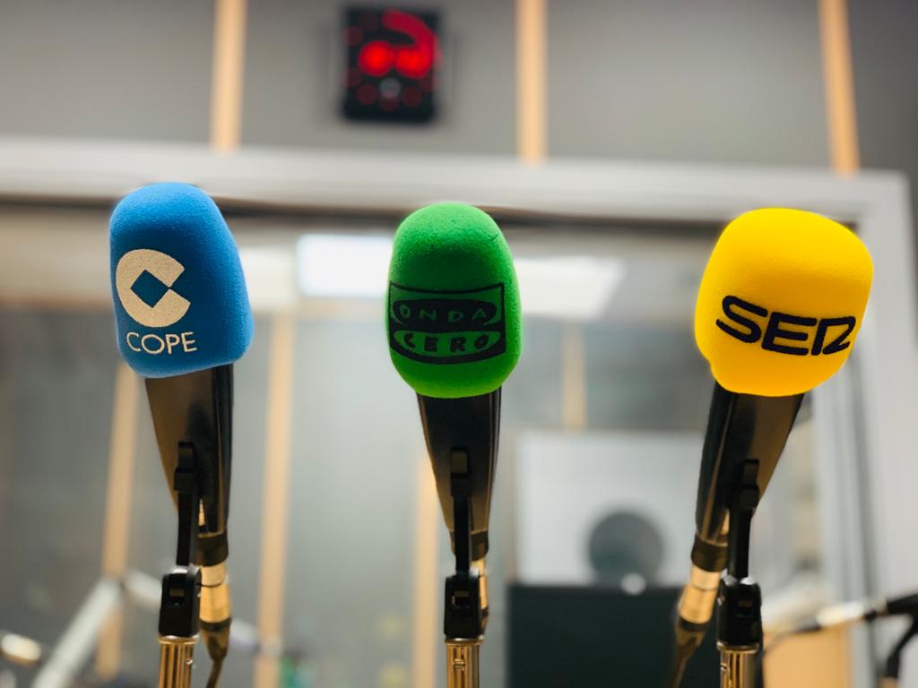 ONDA CERO, SER Y COPE unen sus emisiones en Alicante para conmemorar en día de la radio ONDA CERO, SER Y COPE unen sus emisiones en Alicante para conmemorar en día de la radio