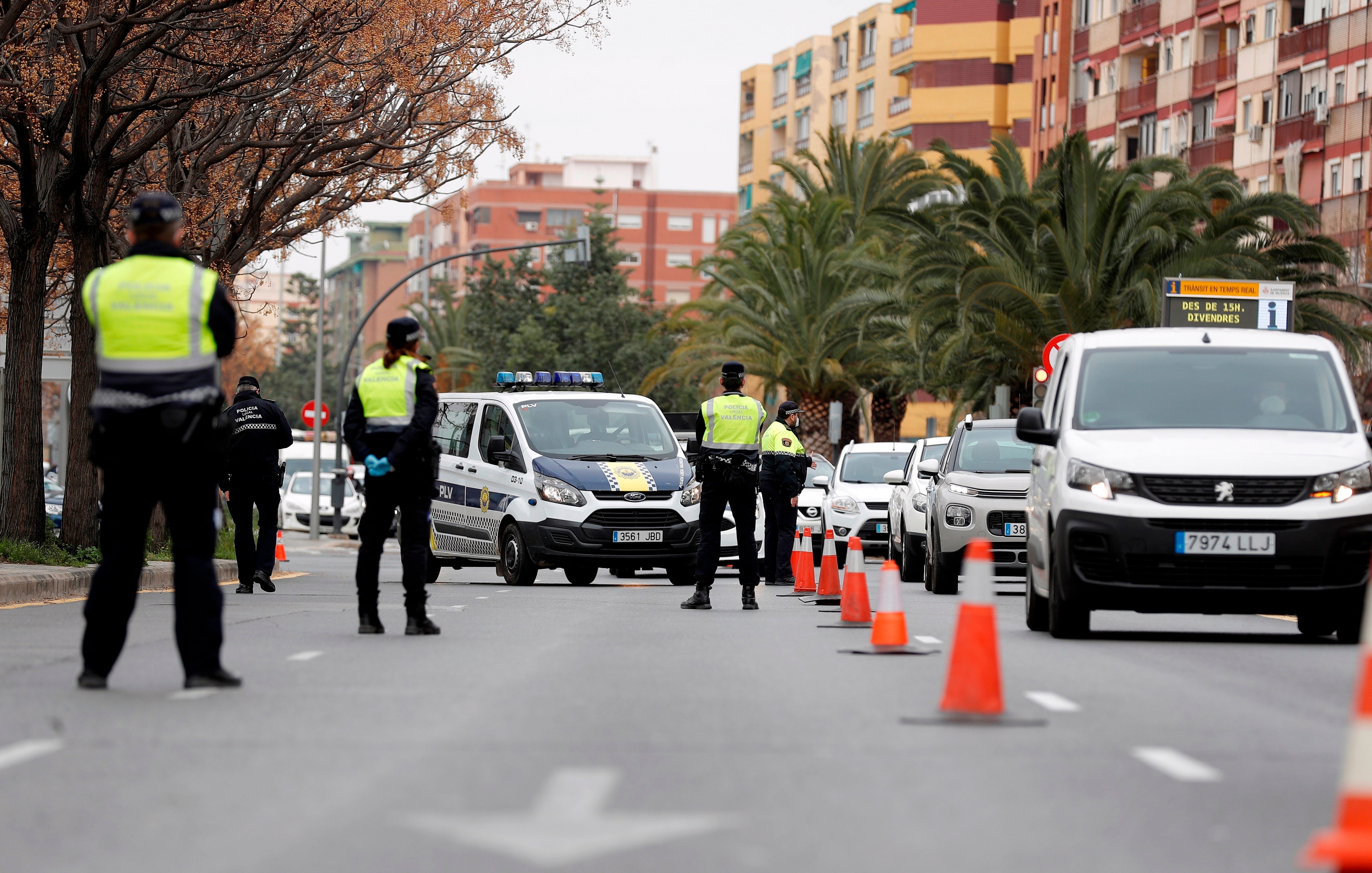 Estas son las restricciones, horario de toque de queda y medidas aprobadas contra el coronavirus por comunidad autónoma en España Estas son las restricciones, horario de toque de queda y medidas aprobadas contra el coronavirus por comunidad autónoma en España