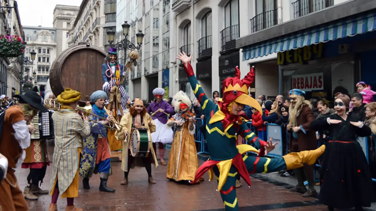 Pasacalles de Carnaval en Zaragoza (archivo) Pasacalles de Carnaval en Zaragoza (archivo)