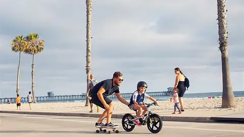Padre he hijo en bicicleta Padre he hijo en bicicleta