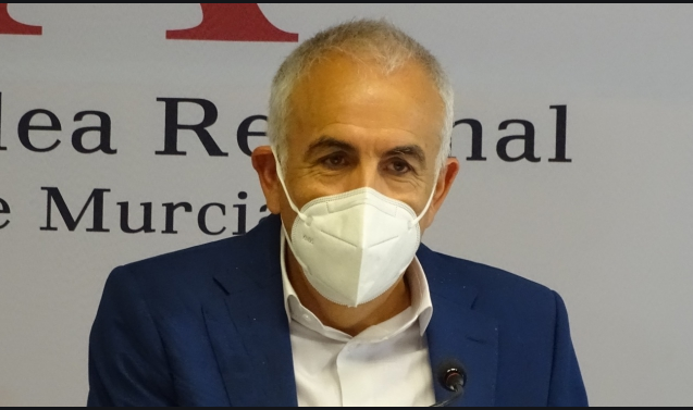 Martínez Baños: "Podemos confirmar que aquí se ha vacunado hasta el Tato, todo el que ha querido y tenía algún vínculo con el PP" Martínez Baños: "Podemos confirmar que aquí se ha vacunado hasta el Tato, todo el que ha querido y tenía algún vínculo con el PP"