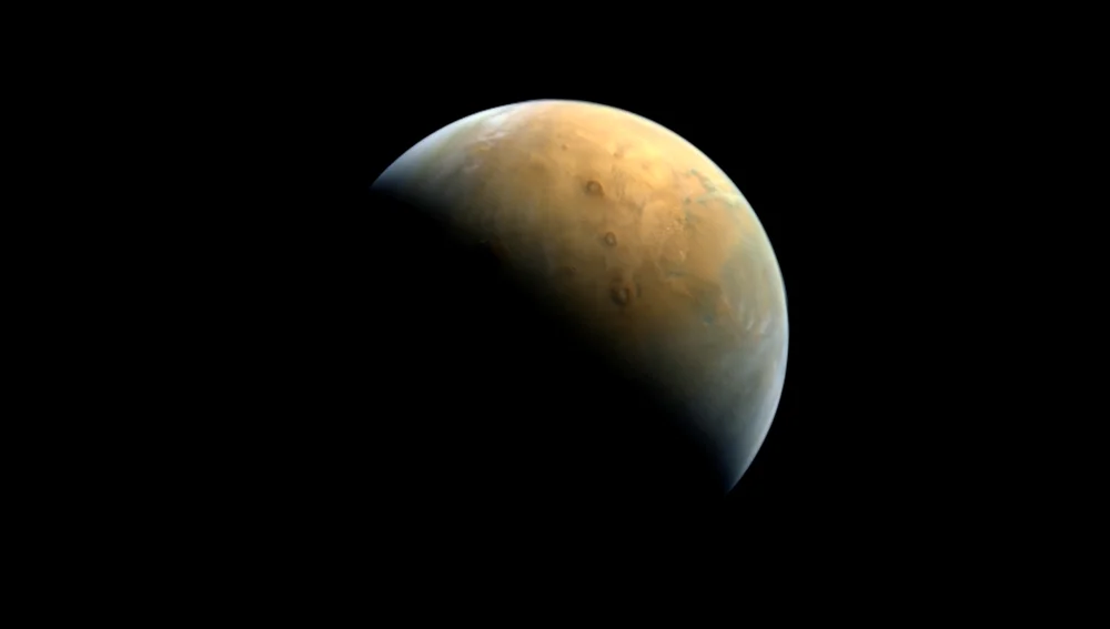 La primera foto de Marte desde la sonda Hope de Emiratos Arabes