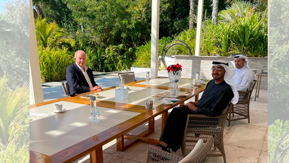 Don Juan Carlos junto al príncipe heredero de Abu Dabi