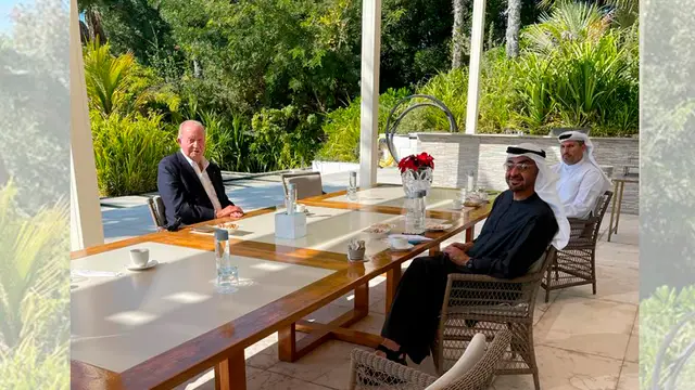 Don Juan Carlos junto al príncipe heredero de Abu Dabi Don Juan Carlos junto al príncipe heredero de Abu Dabi